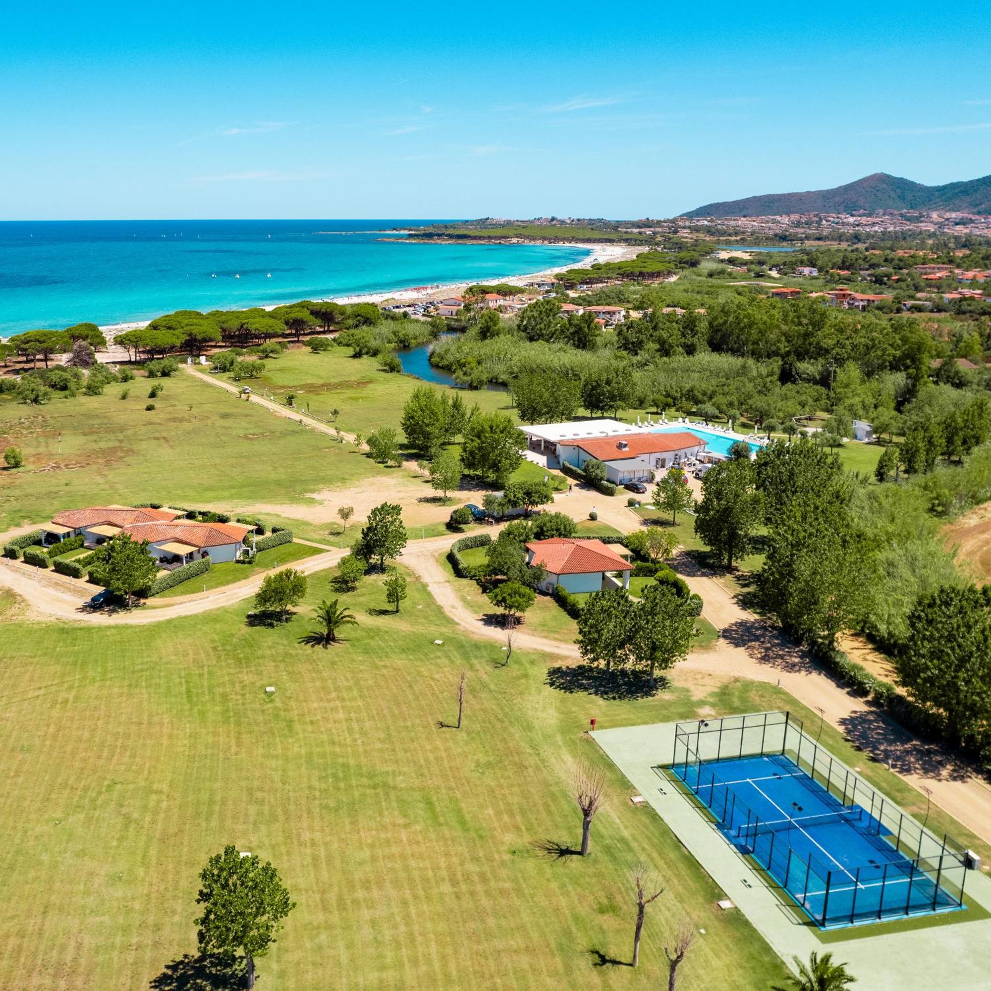 Resort Abbaia Ba Budoni Exteriör bild